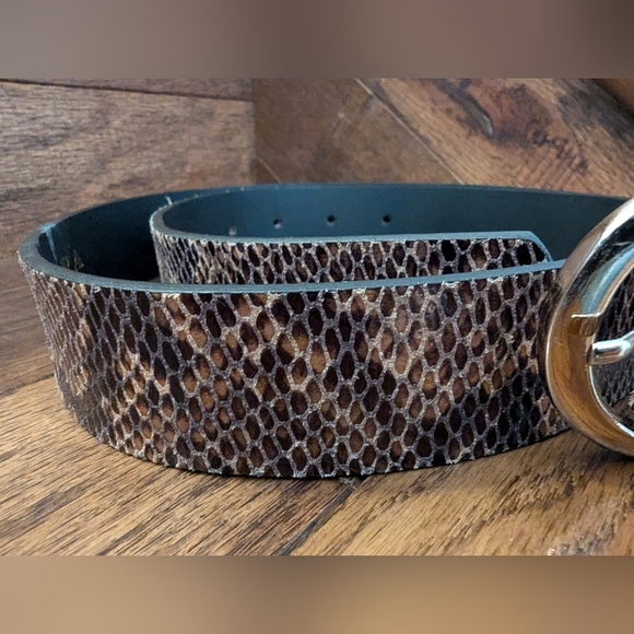 Zara snakeskin belt with gold hardware Size 85 made in Spain - Picture 8 of 11